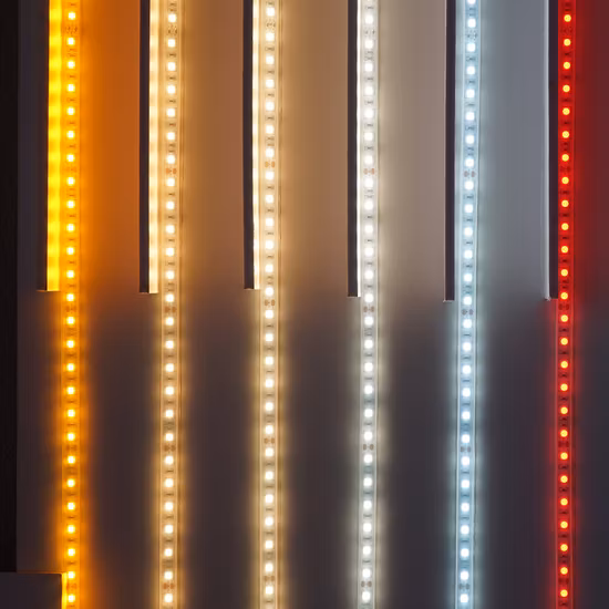 Signes de signalisation Logo Lettres de canal LED Lampe d'éclairage flexible Bande lumineuse LED pour décoration de fête à la maison ou publicité